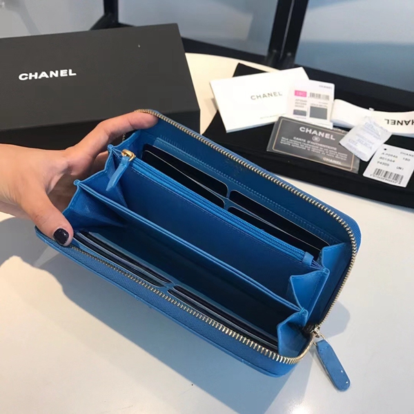 シャネル財布着用イメージ